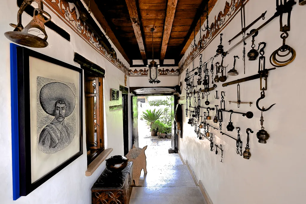 Casa de la Real Aduana Mexico CORRIDOR CENTRAL PATIO 1 and 2