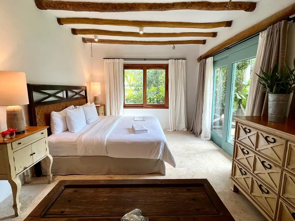 Ser Casasandra Beach Front Master