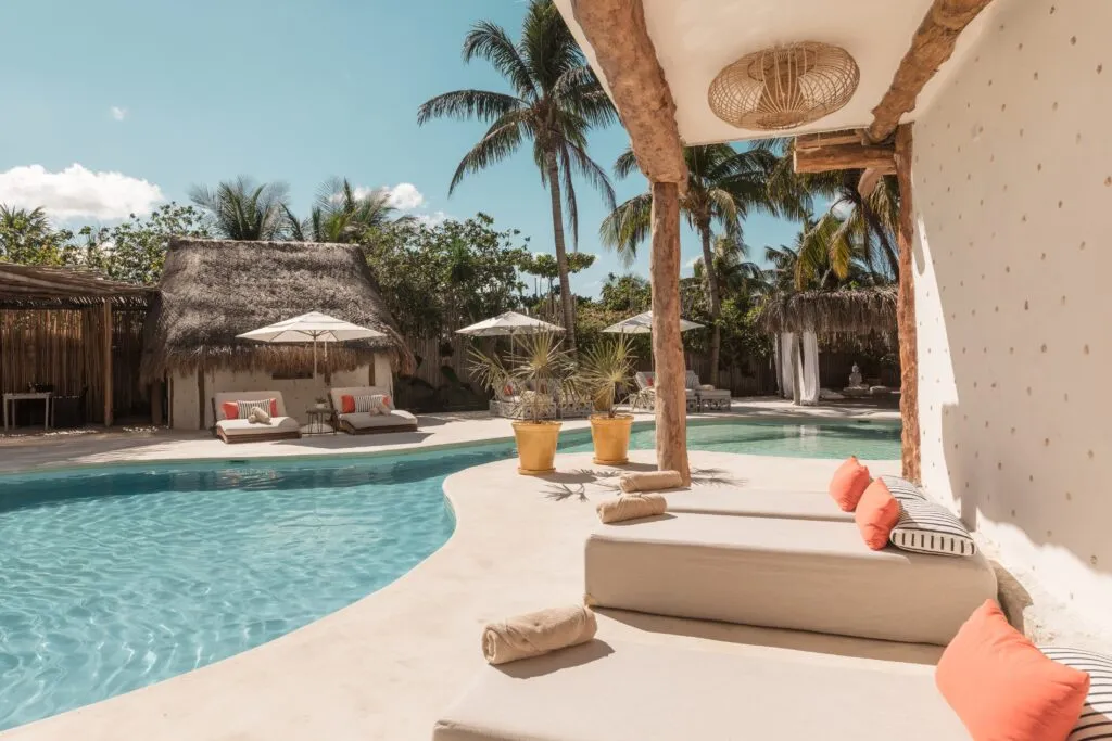 Ser Casasandra Mexico Pool